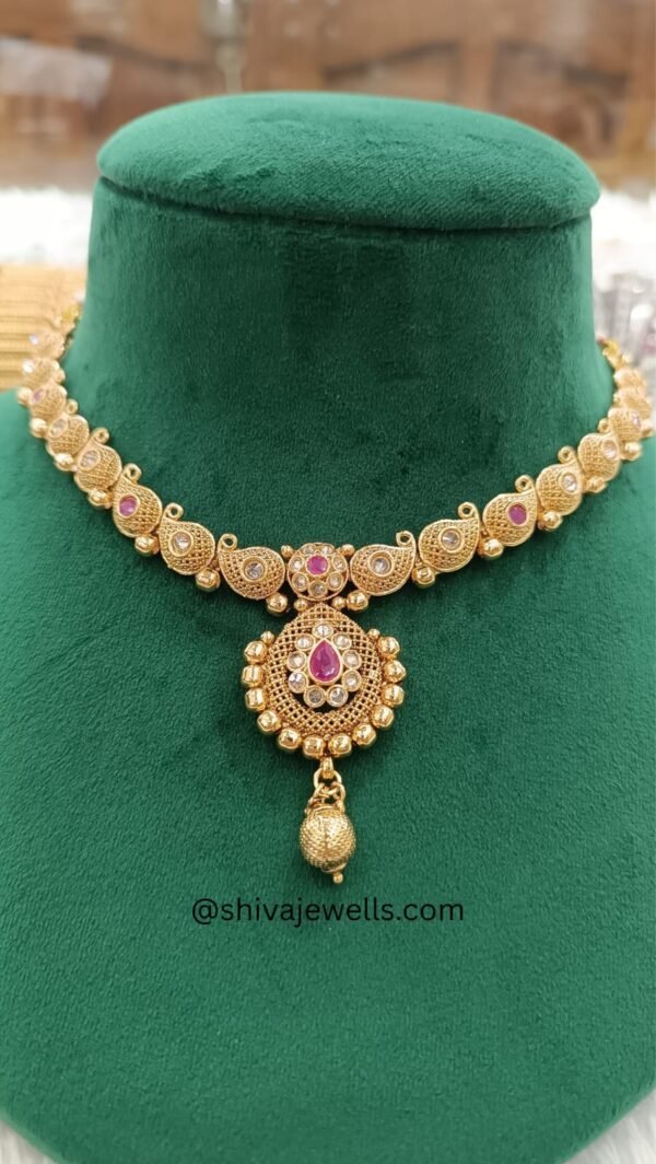 Short Necklace - Image 2