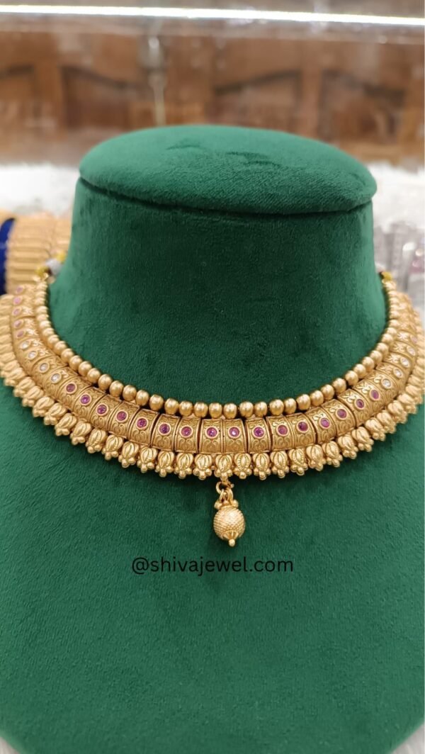 Short Mat finish Necklace - Image 3